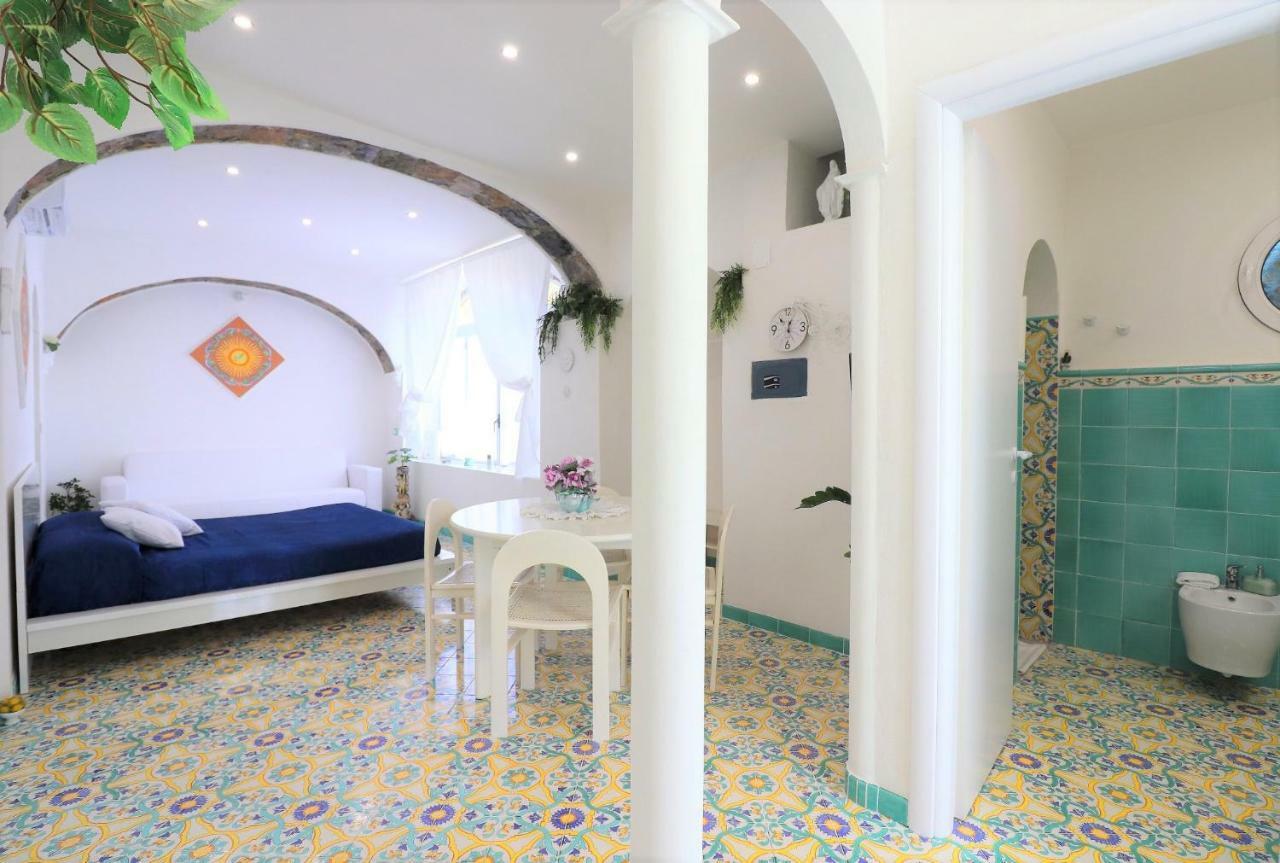 Appartamento Sorrento Realty Holidays - Erika Apt Positano Esterno foto