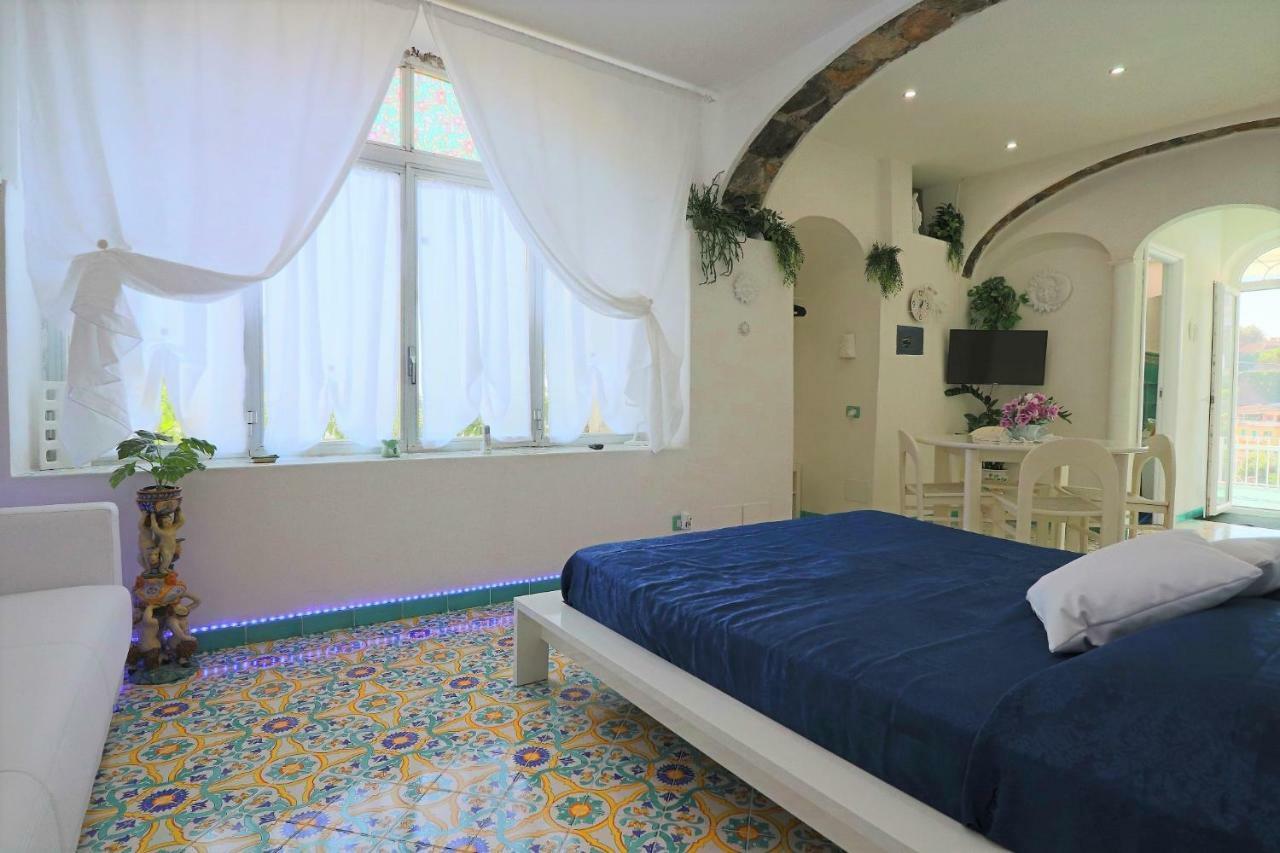 Appartamento Sorrento Realty Holidays - Erika Apt Positano Esterno foto