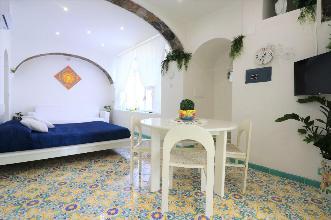 Appartamento Sorrento Realty Holidays - Erika Apt Positano Esterno foto