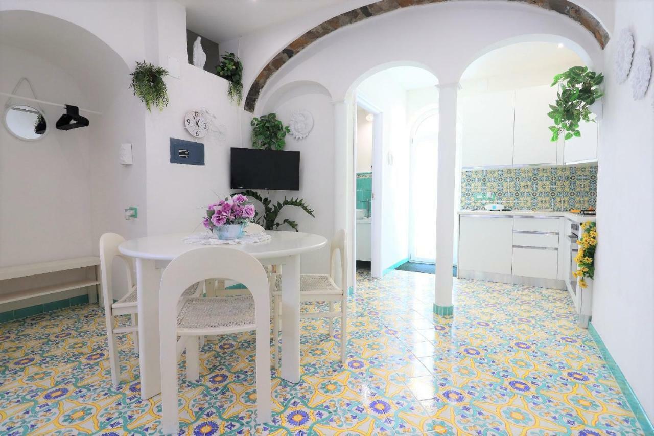 Appartamento Sorrento Realty Holidays - Erika Apt Positano Esterno foto